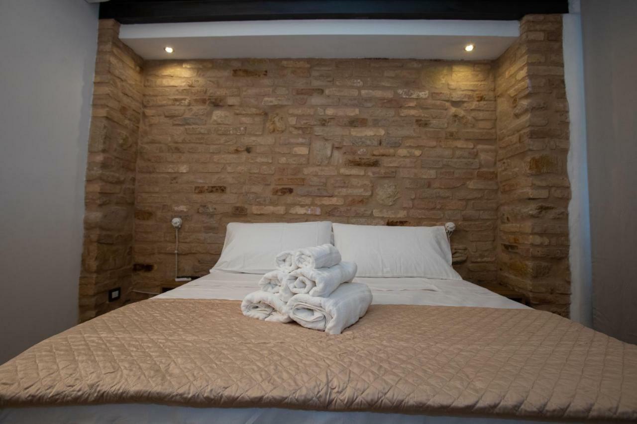 Al 54 Accommodation San Benedetto del Tronto Buitenkant foto