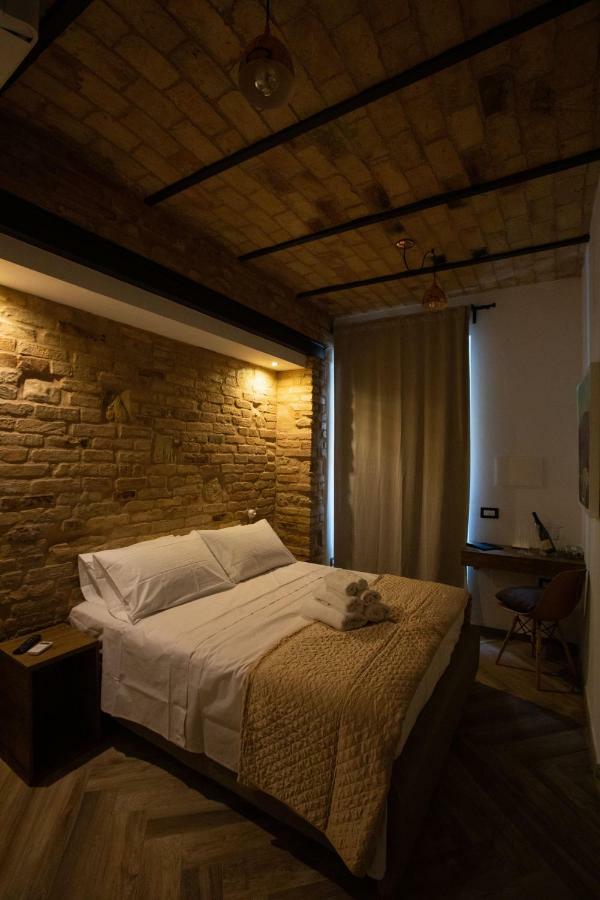 Al 54 Accommodation San Benedetto del Tronto Buitenkant foto