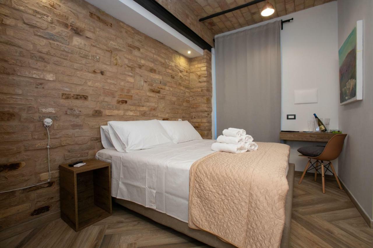 Al 54 Accommodation San Benedetto del Tronto Buitenkant foto