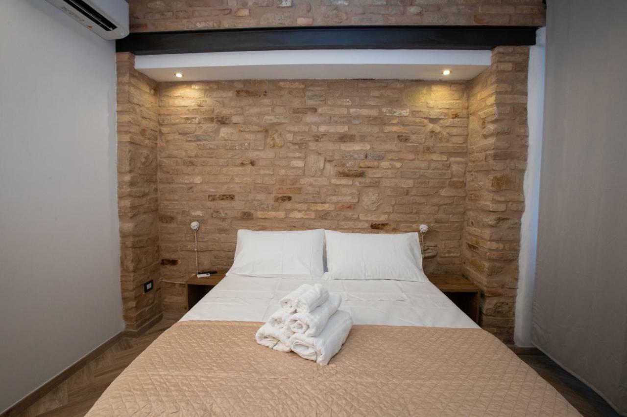 Al 54 Accommodation San Benedetto del Tronto Buitenkant foto