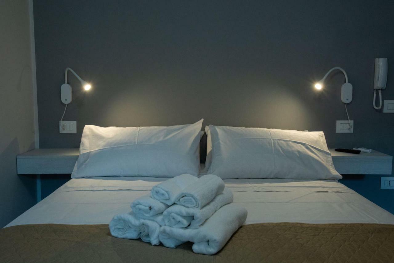 Al 54 Accommodation San Benedetto del Tronto Buitenkant foto